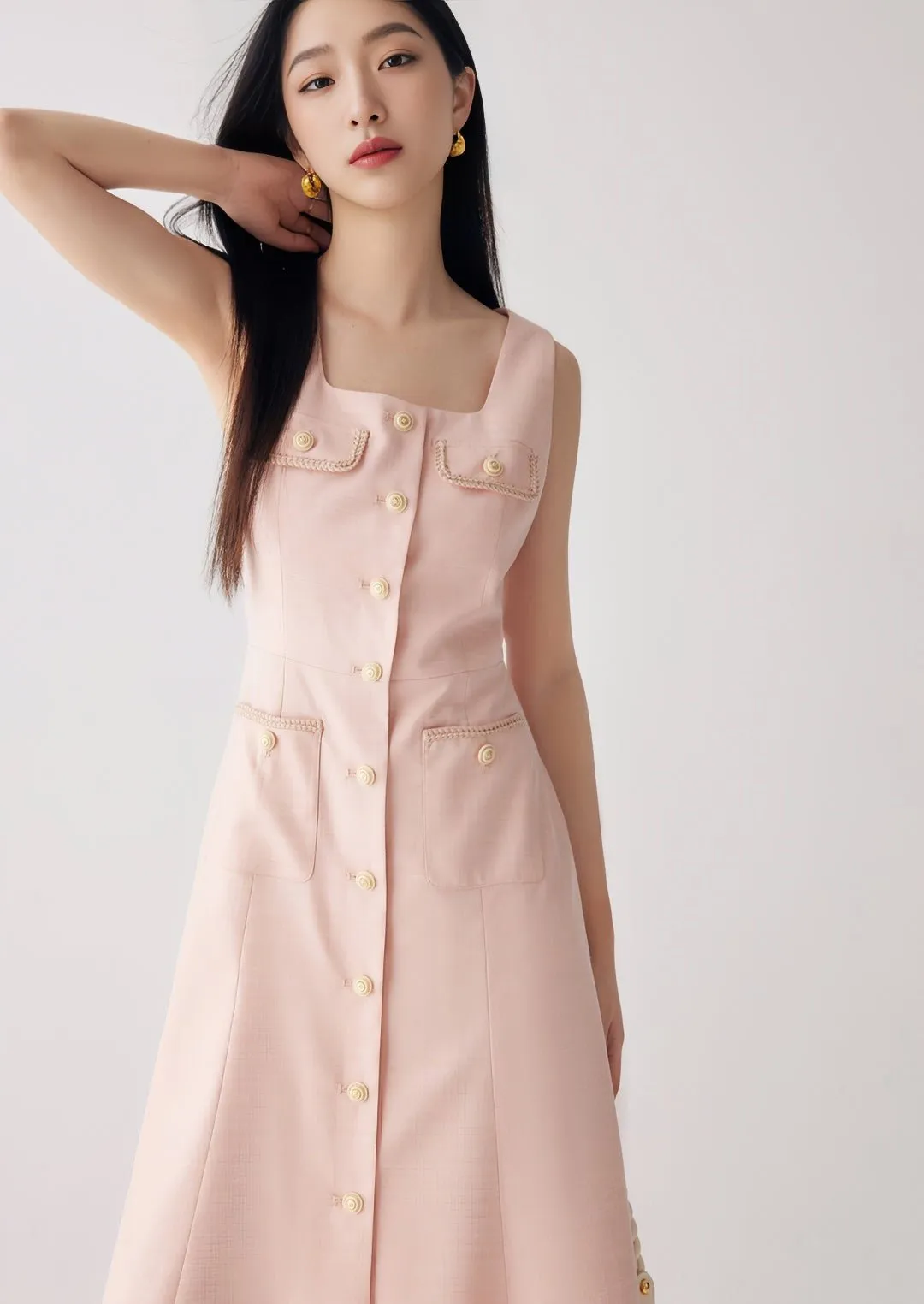 CHIC SLEEVELESS DRESS