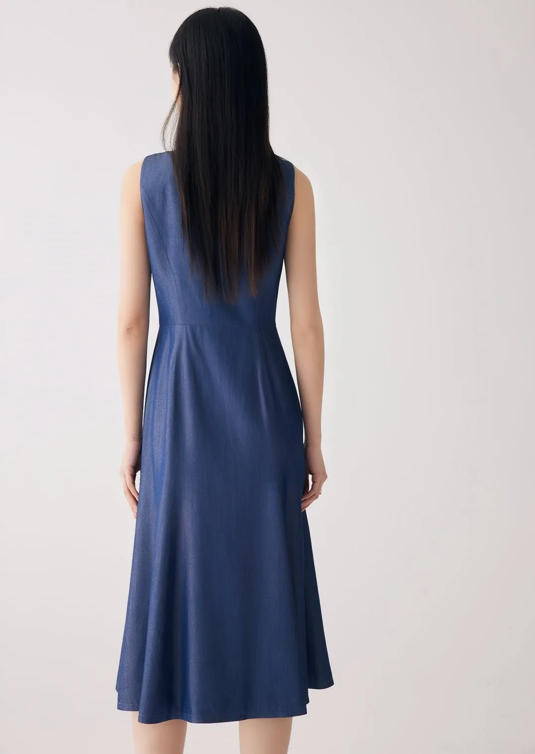 CHIC SLEEVELESS DRESS