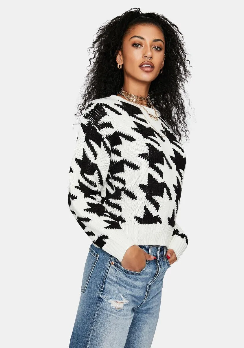 Chic Twist Houndstooth Sweater