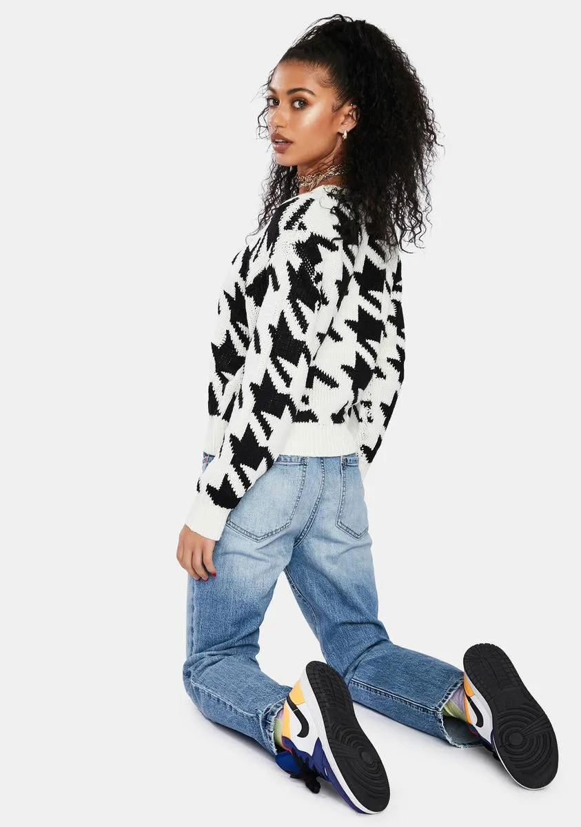 Chic Twist Houndstooth Sweater