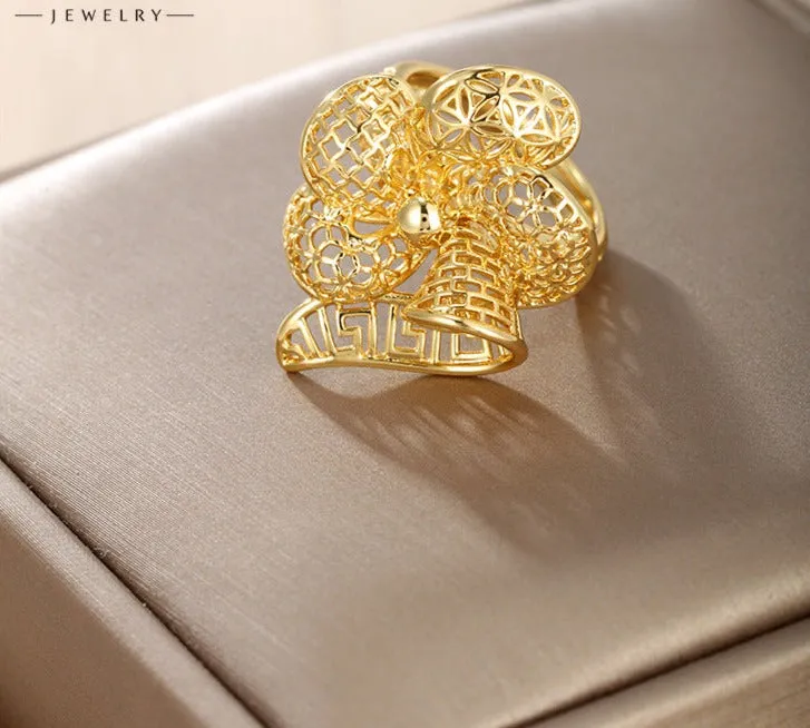 Jewelry Exquisite Pattern Golden Flower Ring Women's Fashion Retro High-end Wedding Bride Wedding Ring