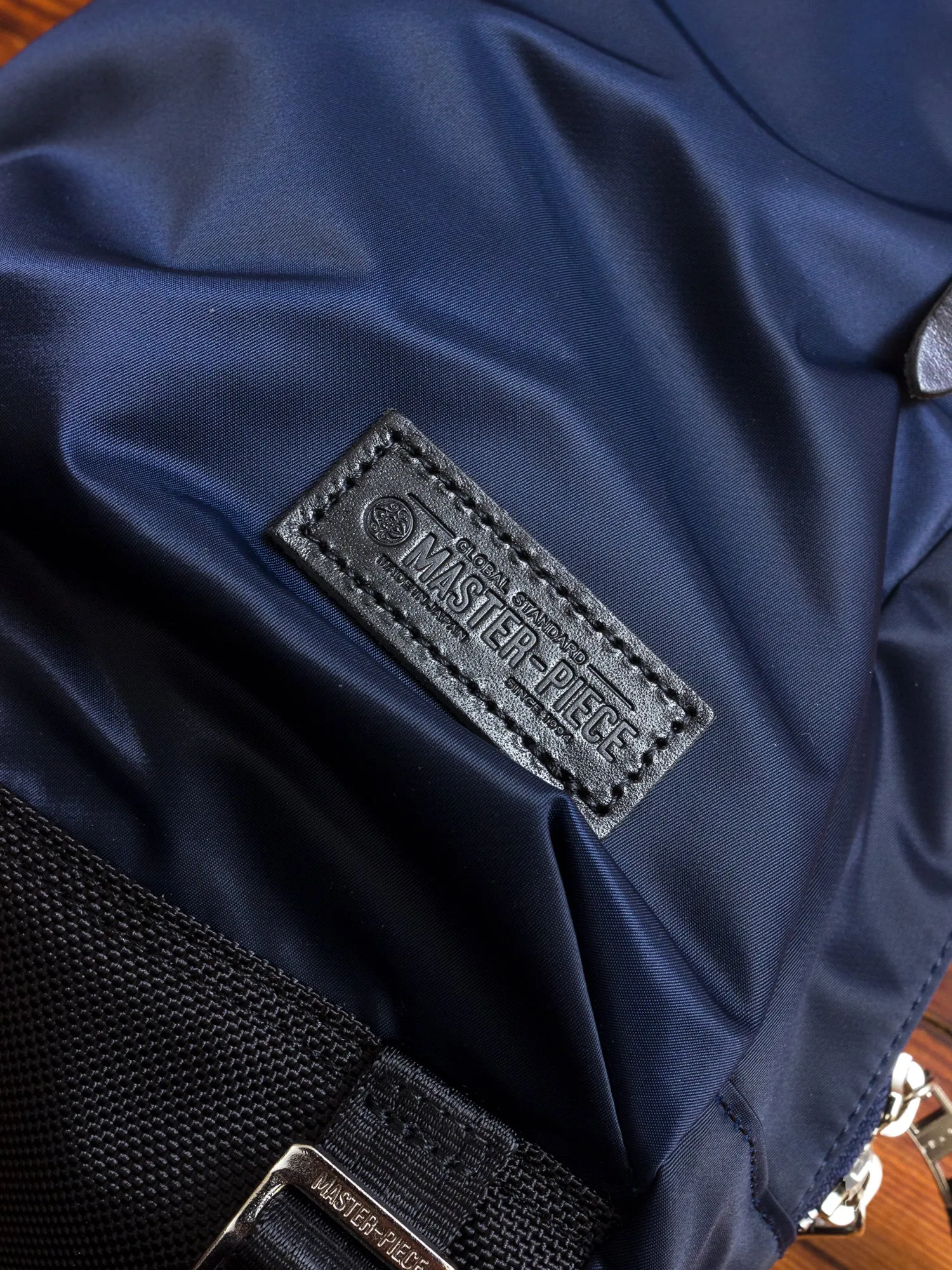 Lightning Shoulder Bag in Navy